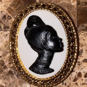 Vintage Coreen Simpson Black Cameo Brooch Pendant